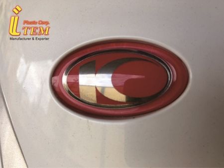 Digitally printed PET for 3D domed stickers with Silver metal effect